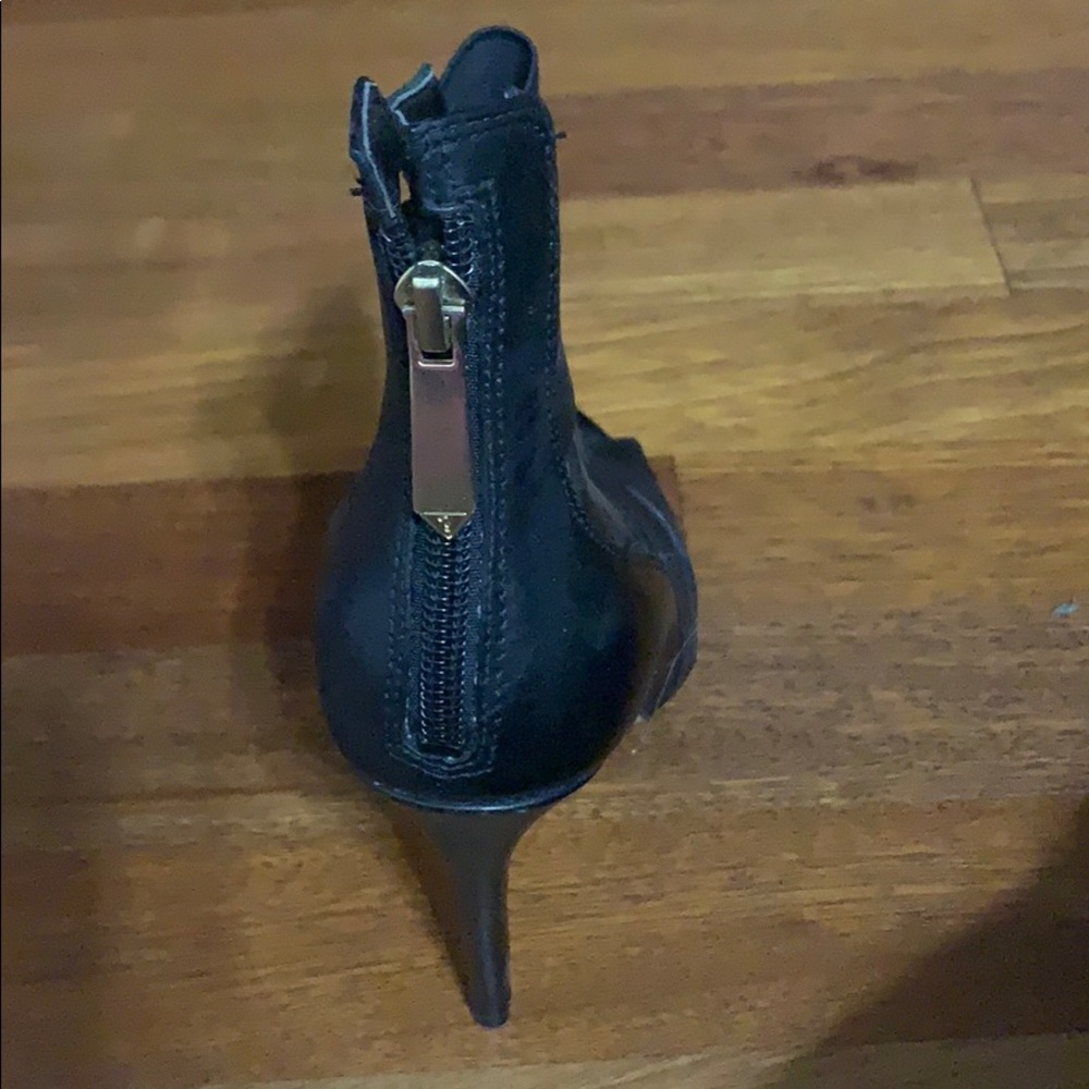 Guess Heels - Picture 4 of 4